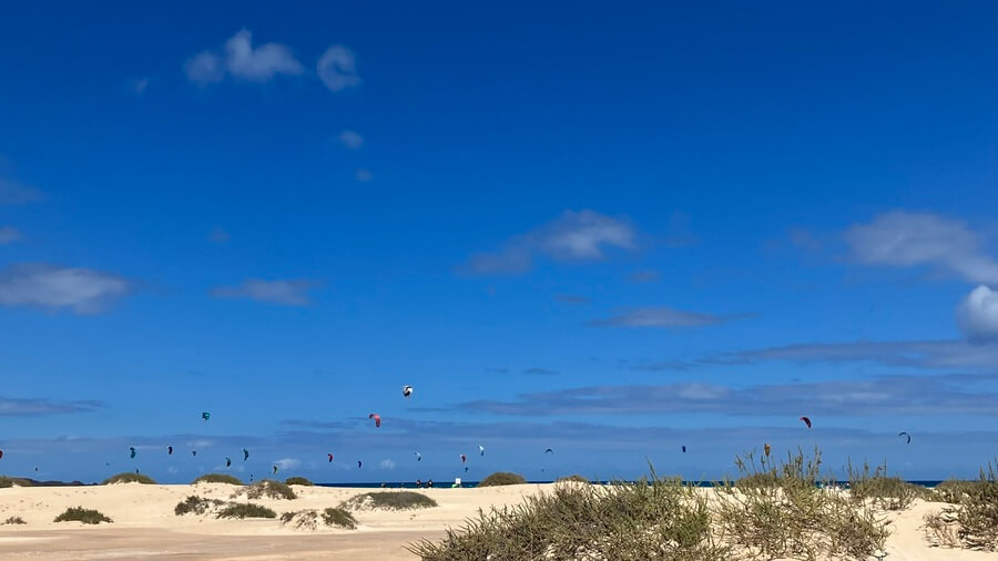 Plaża z wydmami w Corralejo